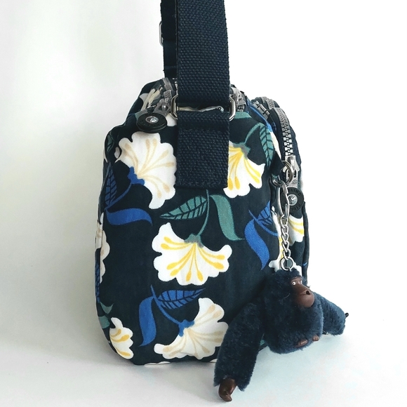 🐒Kipling Classic Nylon Messenger Crossbody Bag in Navy Floral - Picture 5 of 13